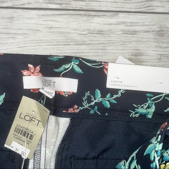 LOFT Navy Floral Riviera Pant Size 0P NWT - Picture 2 of 4